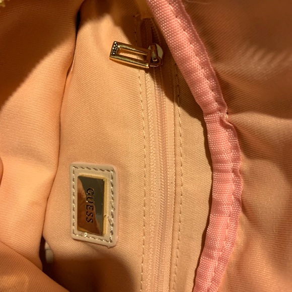 BNWT BLUSH PINK GUESS FANNY PACK - Picture 3 of 3